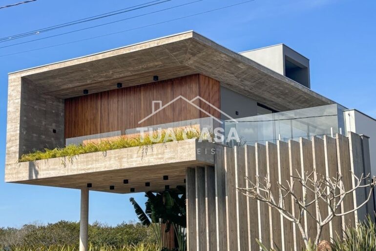 Casas em Condomínio à venda em Torres - RS