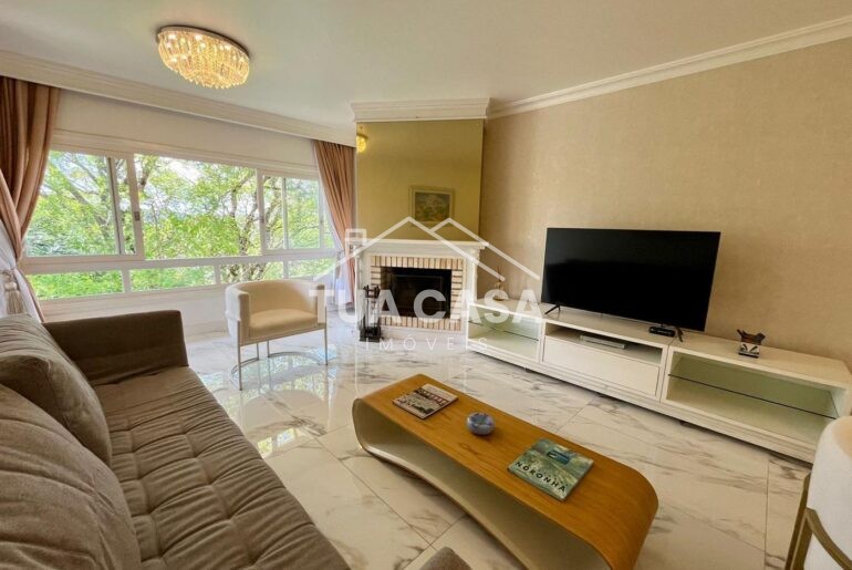 Apartamento à venda no Centro de Gramado com 3 suítes