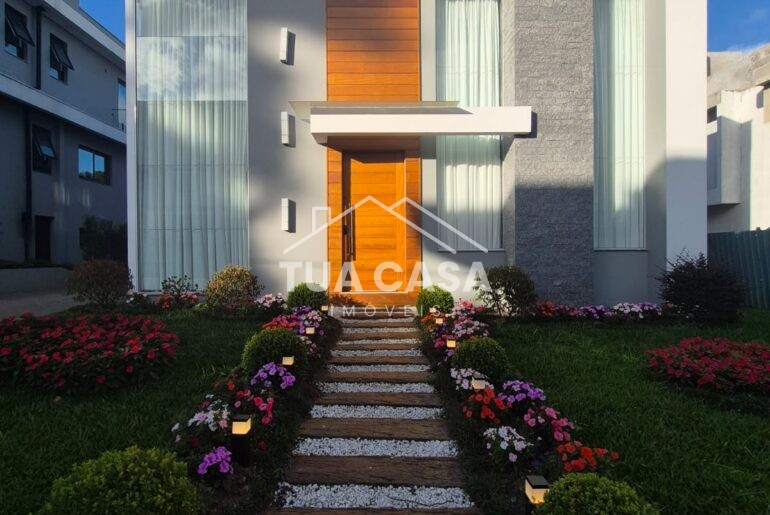 casa à venda no Condomínio Vista do Centro em Gramado com 3 suítes