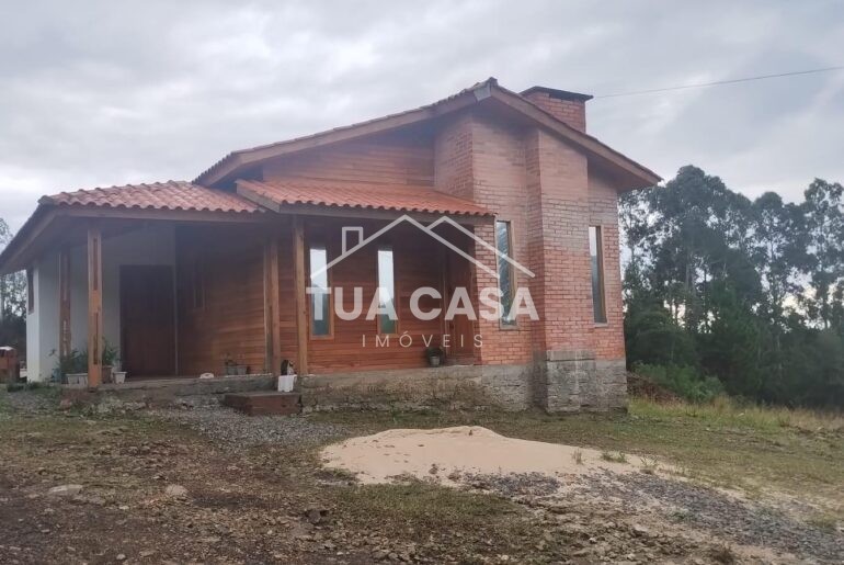 Casa à venda em Canela com 3 dormitórios