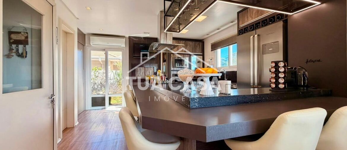Casa geminada à venda em Gramado com 2 suítes