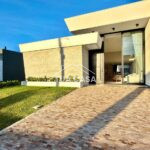 Casa à venda no Condomínio Sunset em Xangri-Lá com 4 suítes